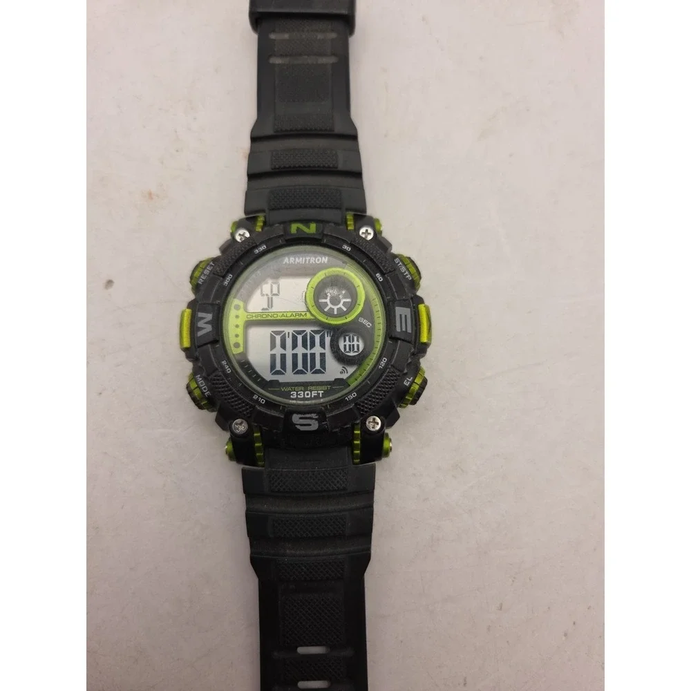 ARMITRON PRO SPORT MD12259(R) 40/8284 Water Resistant 330ft Men's Watch Works